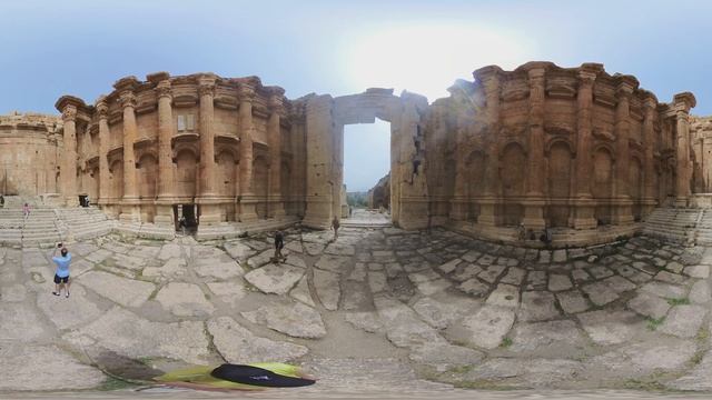Баальбек 360°‼️ Вращайте пальцем по экрану телефона и смотрите экзедру‼️ смотреть онлайн