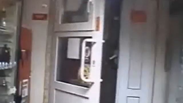 Налётчик в маске Барака Обамы ! смотреть онлайн