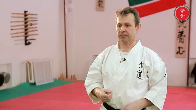 2. Маэ какато гери - удар пяткой.  Нормативы карате. Пояса в карате, даны в карате.