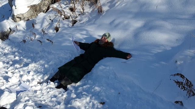 Шуба, с прилипшим снегом смотреть онлайн