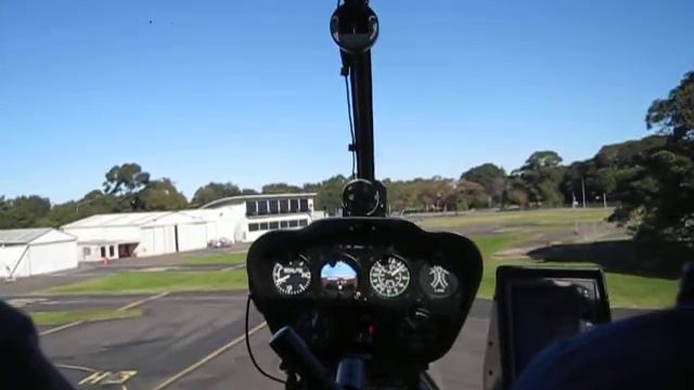 atterrissage a Sydney Kingford Smith a bord d'un Robinson R44 смотреть онлайн