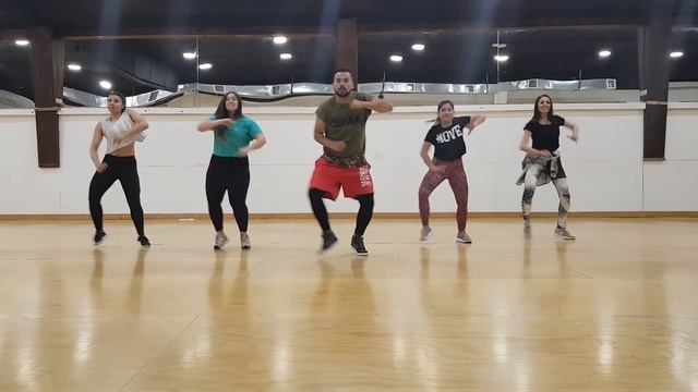 Reggaetón - J Balvin / ZUMBA смотреть онлайн