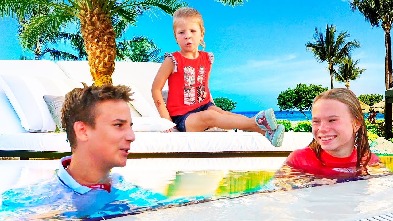 Младшая сестра вредничает и не хочет домой, старшие брат и сестра ищут ее в отеле смотреть онлайн