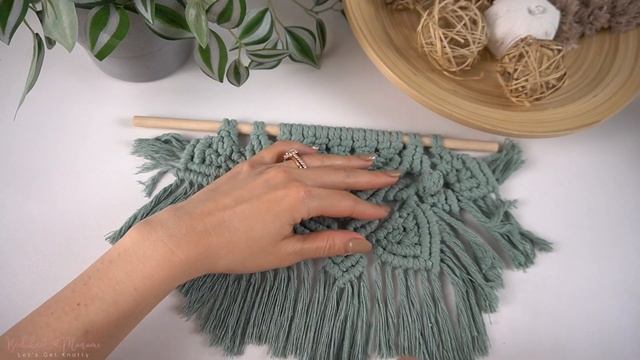 How to Get the Perfect Macrame Fringe - Tip #3 of 5 | Brushing The Fringe смотреть онлайн