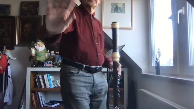 M. Mussorgsky, The old castle, for bass recorder смотреть онлайн