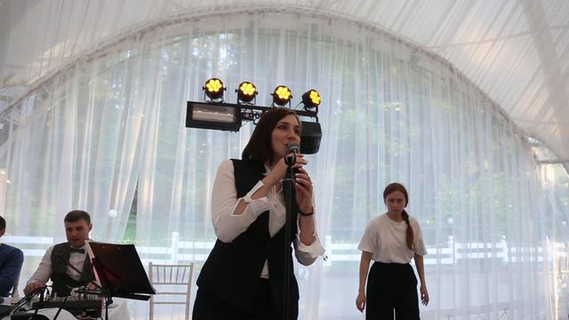 КРАСИВО ПОЁТ НА СВАДЬБЕ смотреть онлайн