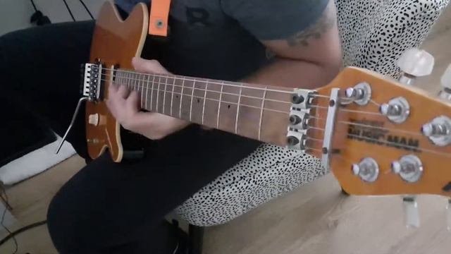 Van Halen "Poundcake" solo (F U.C.K) Ernie Ball Music Man Axis смотреть онлайн