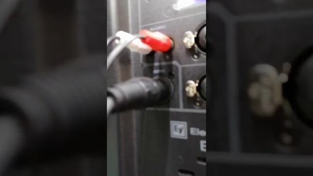 EKX-15P Bocina profesional смотреть онлайн