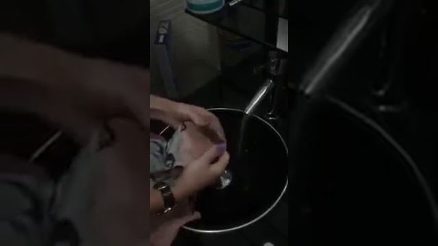 Как отстирать пятно от йода? смотреть онлайн