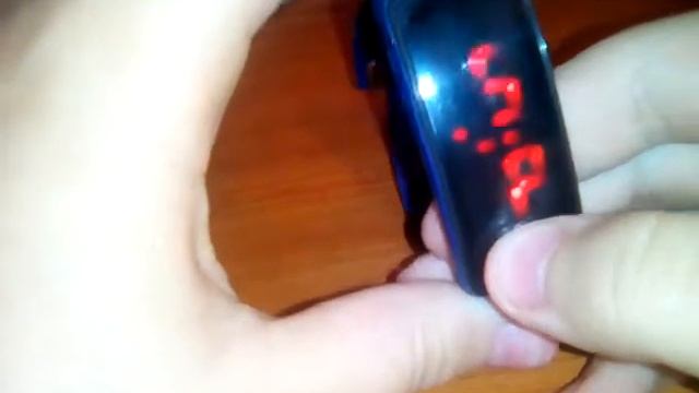 Как настроить электронные часы смотреть онлайн