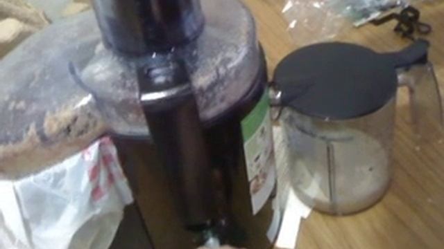 Haciendo jugo de manzana смотреть онлайн