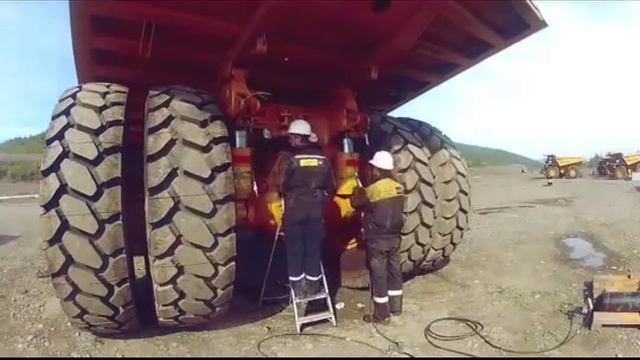 Самосвал Cat 777D - руками специалистов ООО "Вос смотреть онлайн