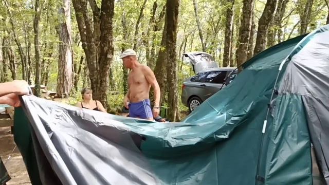 Устанавливаем новую палатку:))) смотреть онлайн