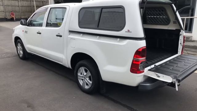 5960 2014 Toyota Hilux D/Cab 4x2 смотреть онлайн