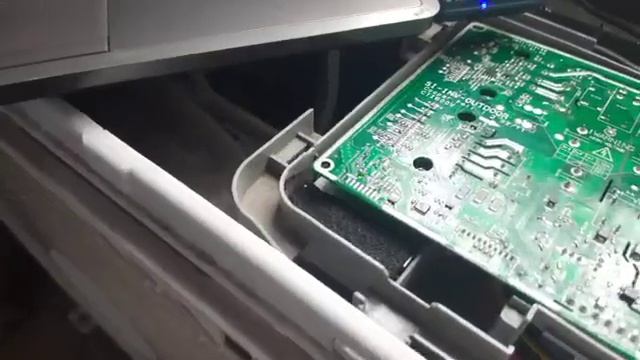 Ремонт платы наружного блока инверторного кондиционера Samsung AQV09PWDX. смотреть онлайн