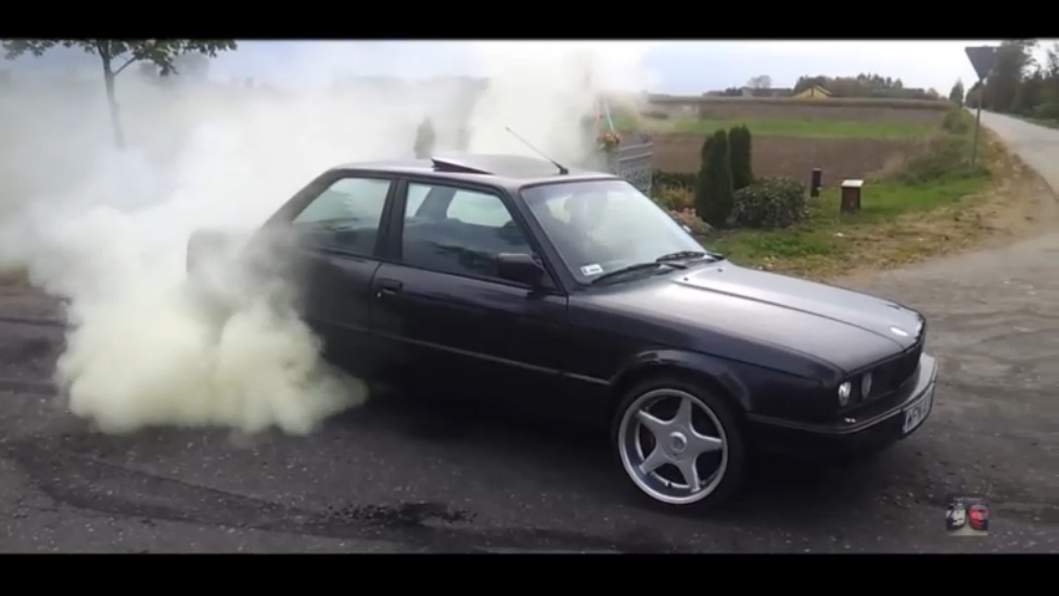 BMW E30 Burnout Donut Sound Vagif Channel смотреть онлайн