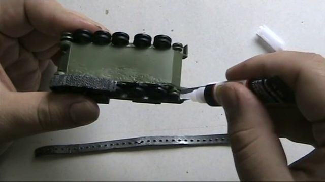 Armor/ AFV model workshop 81: Tank tracks attachment tutorial смотреть онлайн