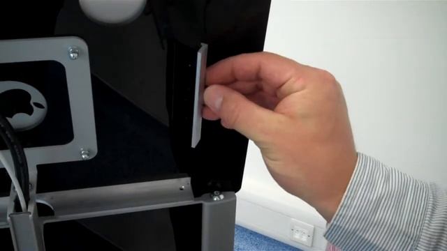 Oracle 015_10016 Floor Standing iPad Kiosk Assembly Instructions смотреть онлайн