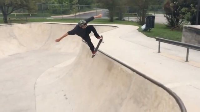 Learn Blunt to Fakie: EASY Tips to LAND IT смотреть онлайн