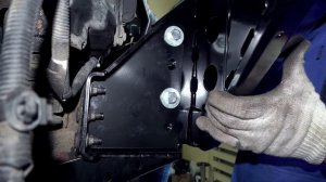 Новый силовой передний бампер РИФ на Toyota LC 200: показываем его установку