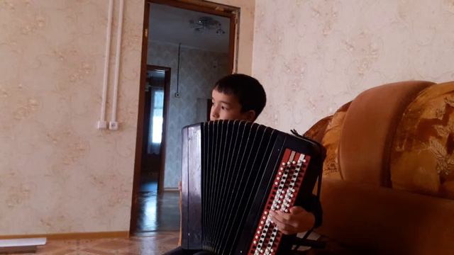 Мальчик играет класссс👍👍👍 смотреть онлайн