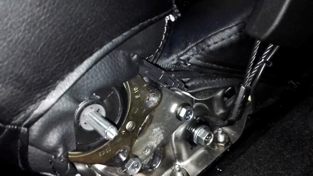Установка подлокотника Аламар в Лада Гранта Liftback