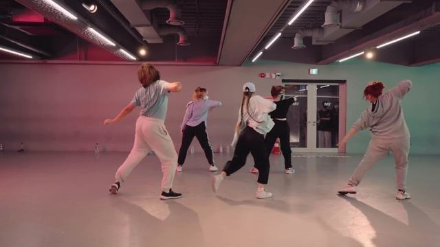 Pharrell Williams - Happy / Learner’s Class