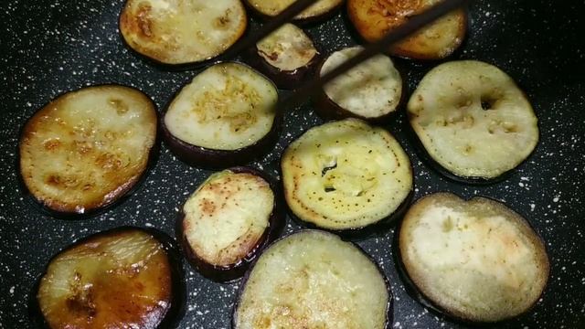 Всего имея два баклажана и у Вас есть прекрасное блюдо на столе: нежное, мягкое и вкусное. смотреть онлайн