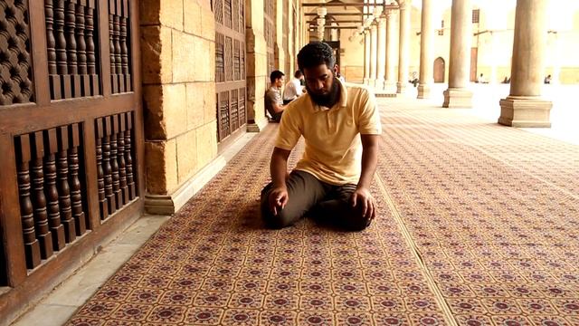 Как молиться в Исламе смотреть онлайн