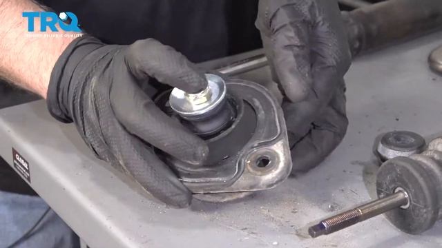 How To Replace Rear Shocks 2004-08 Nissan Maxima смотреть онлайн