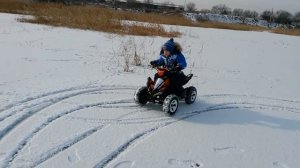 Детский квадроцикл дрифт на льду