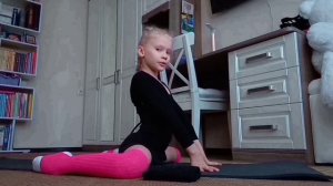 Художественная гимнастика. Разминка перед тренировкой.