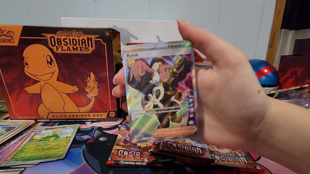 Opening a Pokémon Obsidian Flames Elite Trainer Box!!! смотреть онлайн