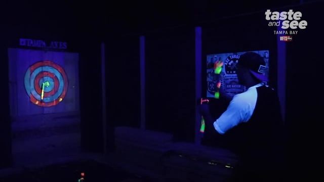Throw axes in the dark at Axe Throwing Tampa смотреть онлайн