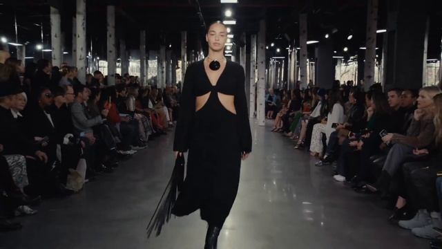 Michael Kors Fall/Winter 2023-2024 смотреть онлайн