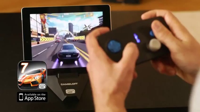 Gameloft Duo Gamer - джойстик для iPhone и iPad смотреть онлайн