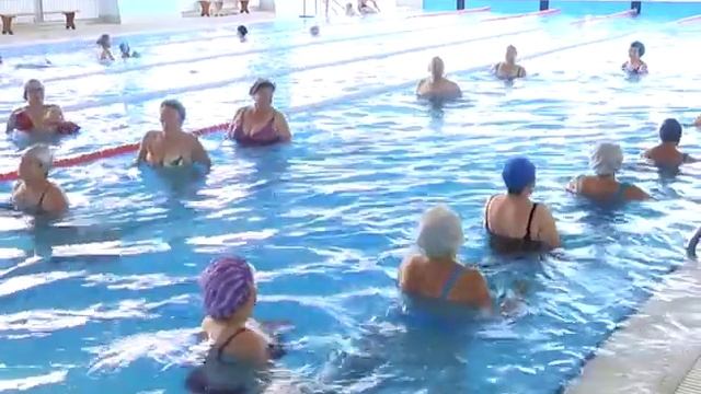 Активное долголетие - плывем вместе. Физкультурная разминка в бассейне смотреть онлайн