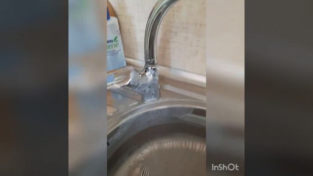 Гости на пороге, а кухонная посуда не блестит. Люблю когда на кухне чисто и что это сделать быстро. смотреть онлайн