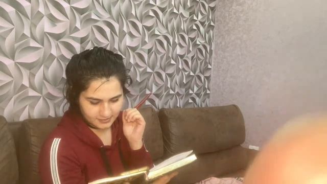 Дома с семьей. Осталось чуток лотерейных билетиков смотреть онлайн
