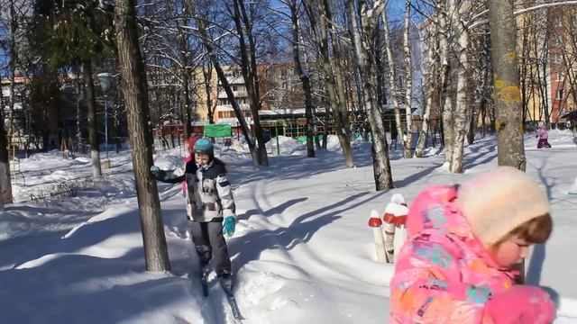 Физкультура на улице. Лыжная подготовка. смотреть онлайн