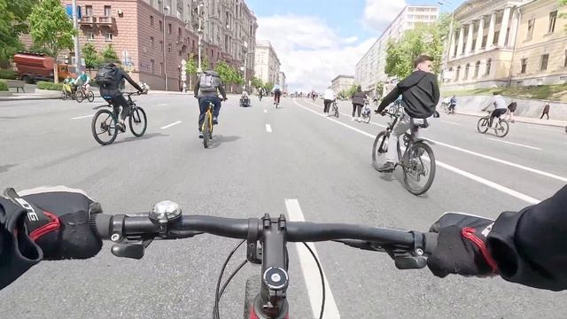 Велофестиваль 2023 Москва - Садовое кольцо - на велосипеде в 4к смотреть онлайн