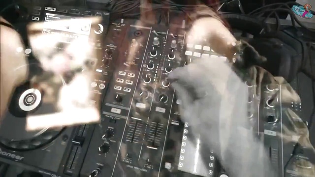 Heaven42 Feat. Synthya - Just Tonight (Extended Version) смотреть онлайн