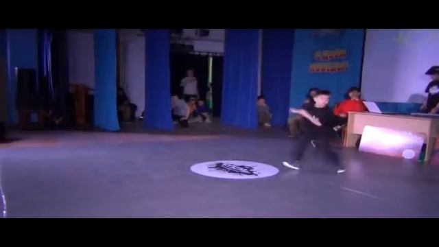 Финал bboy Мугли Салимов Тимур vs Чащихин Владимир номинация до 9 лет Отборы 2015 смотреть онлайн