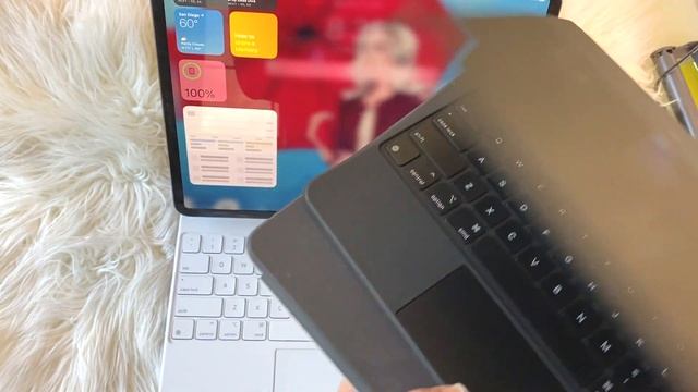UNBOXING The New iPad Magic Keyboard in WHITE смотреть онлайн