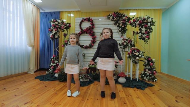 Ilinca & Carina Muschei DoReMicii - " Surioara " смотреть онлайн
