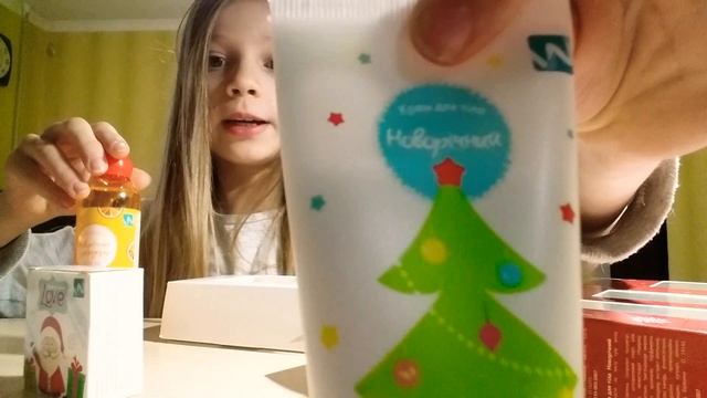 Я открываю новогодний подарок ??? смотреть онлайн