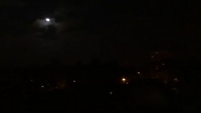 Каждый видит Луну по-своему смотреть онлайн