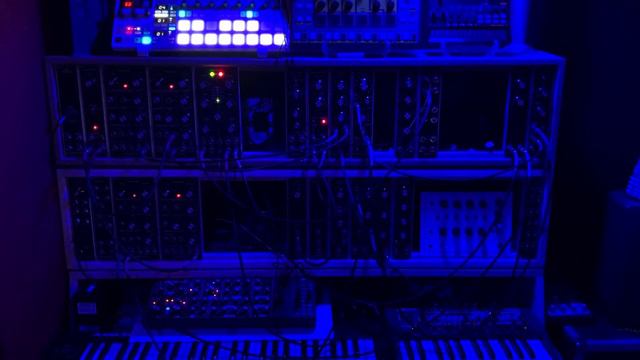 6. DEEP BLUE - Modular Synthesizer / Neutron / MiniBrute [Atmospheric Ambient Synth Music] смотреть онлайн