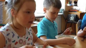 Один день в детском саду 14  Обед