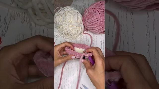 Пинетки из плюшевой пряжи для малышки смотреть онлайн